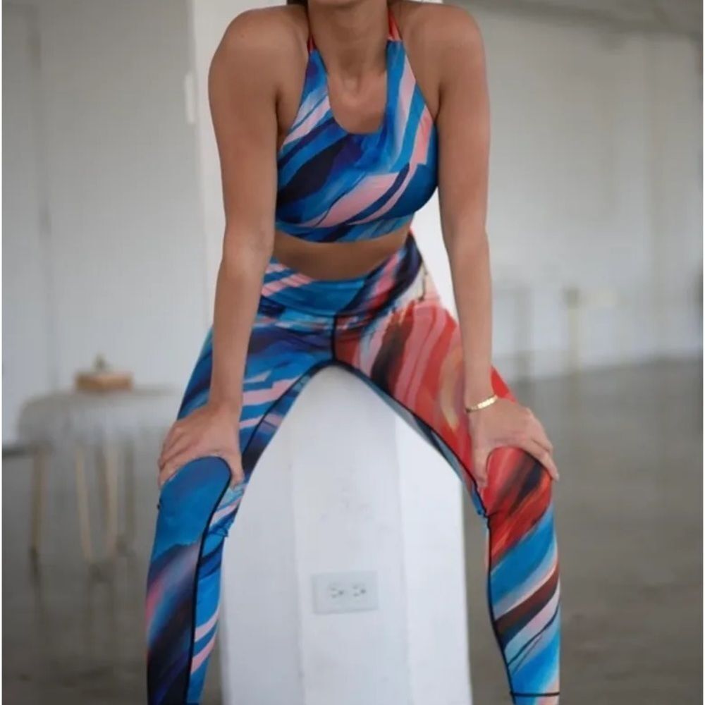 Blue and orange active Set sports bra and leggings